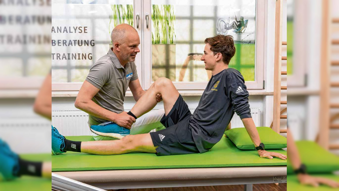 Das Zusammenspiel zwischen Spitzensportler David Sambale und Dr. med. Jan Schneider ist für die Rehabilitation enorm wichtig. Foto: Ralf Lienert