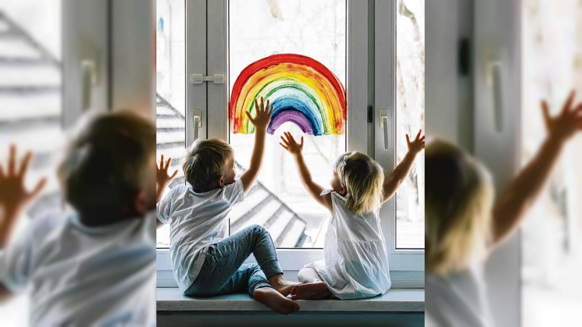 Mit der Aktion #regenbogengegencorona machen sich Kinder in der Corona- Pandemie gegenseitig Mut. Foto: nataliaderiabina - stock.adobe.com