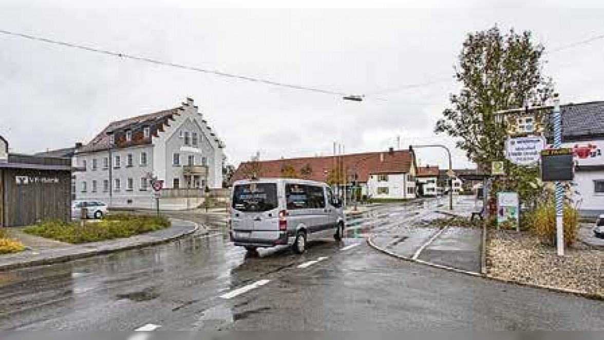 Das Thema Dorferneuerung beschäftigt die Gemeinde Benningen schon seit einiger Zeit. Im Zuge dessen sollen auch einige Straßenzüge wie etwa die Hauptstraße (Foto) neu gestaltet werden. Foto: Siegfried Rebahn
