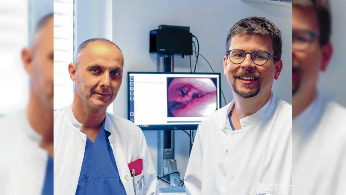 Buchloes Kardiologie-Chefarzt Dr. Sascha Chmiel (links) – hier mit Leitendem Oberarzt Gastroenterologie Dr. Wolfgang Wistuba – über das Leben nach einem Herzinfarkt Foto: Kliniken Ostallgäu-Kaufbeuren