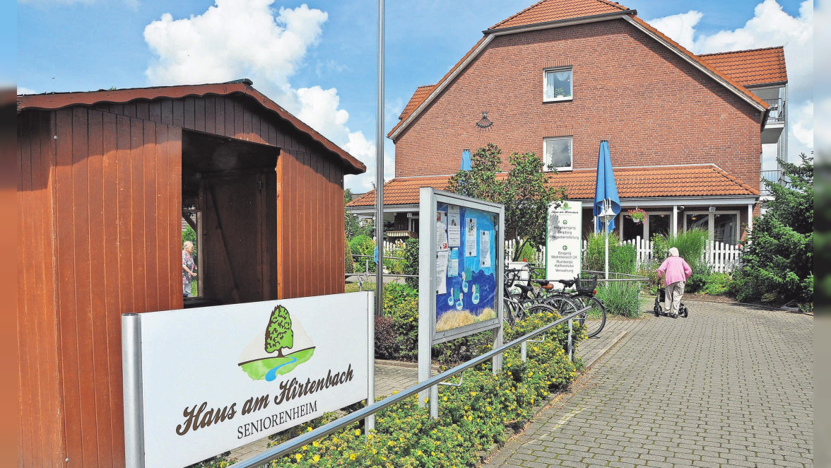 Freude der Senioren des Seniorendomizils Haus am Hirtenbach in Ronnenberg über regelmäßige Besuche der Angehörigen ist groß