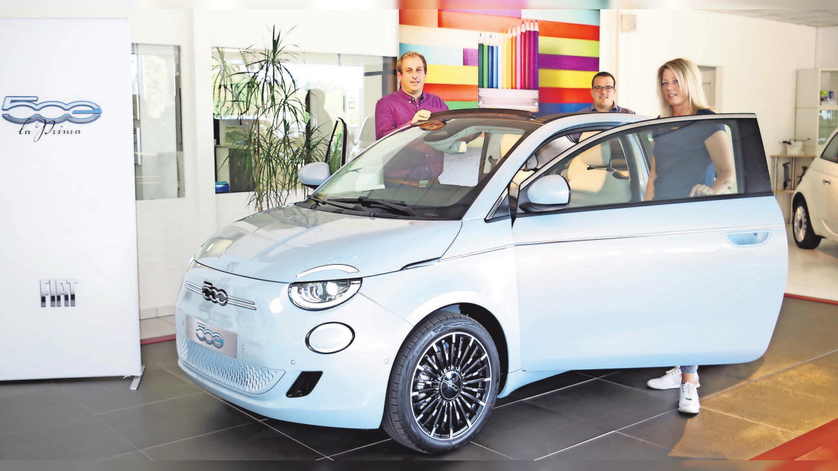 Der neue vollelektrische Fiat 500 begeistert die Kunden bei Sellmann in Lehrte