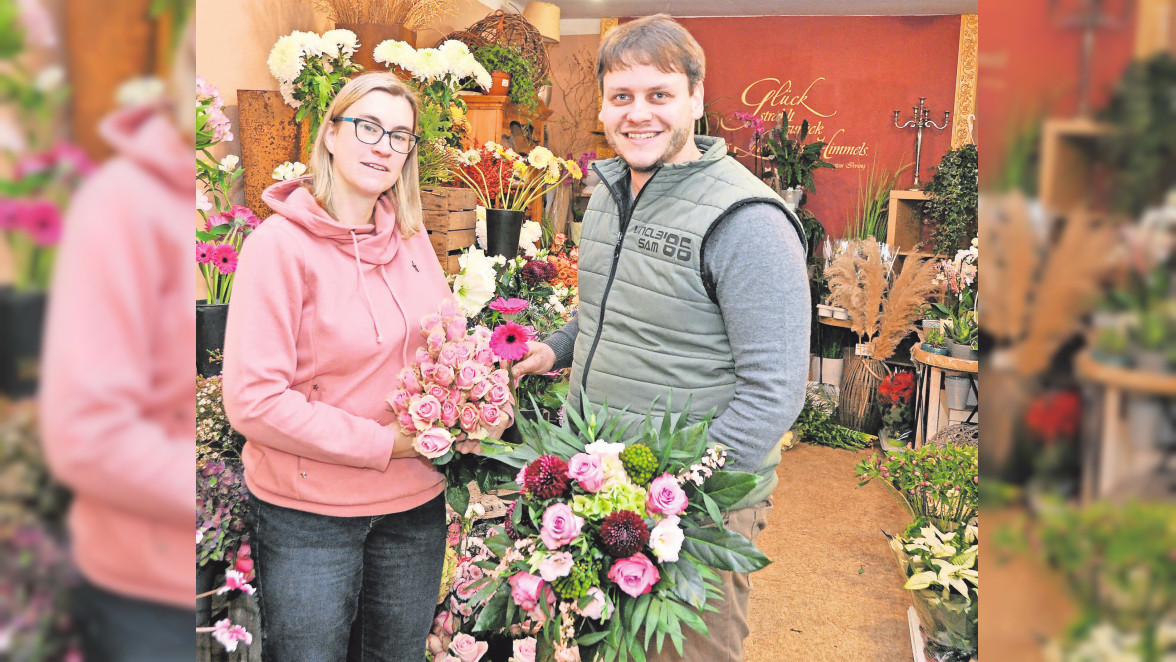Dominik Krüger und Sandra Gomoll zaubern kunstvolle Blumendekorationen in Jeinsen 