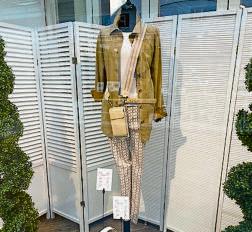 Sportlich und elegant: Persönliche Beratung in der Luzerner Modeboutique Vanetta Exklusive Damenmode durch Claudia Bitschin