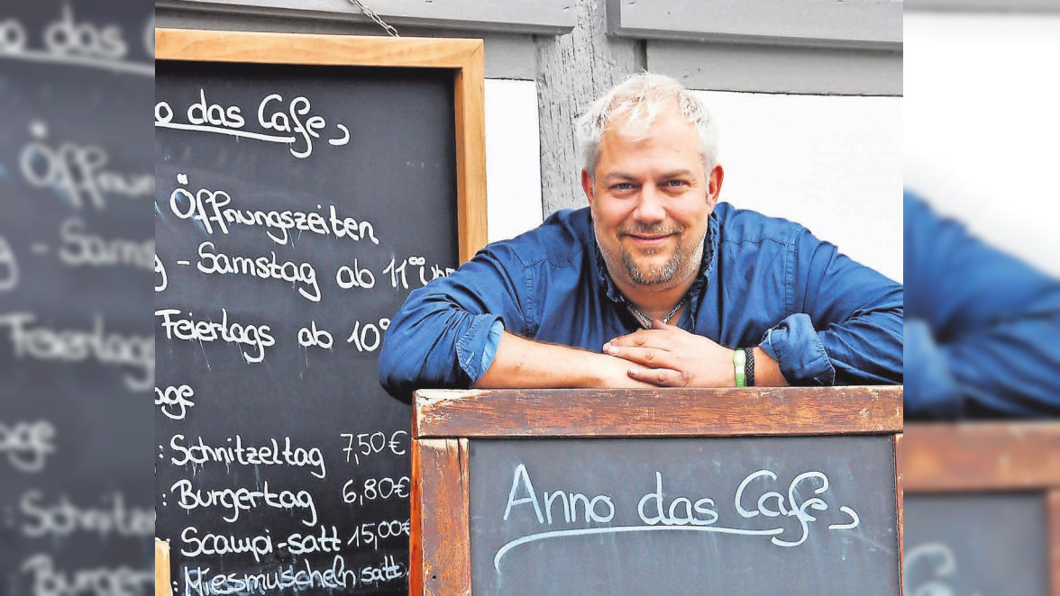 Die „Gänse außer Haus“ starten:  Café Anno am Marktplatz in Pattensen
