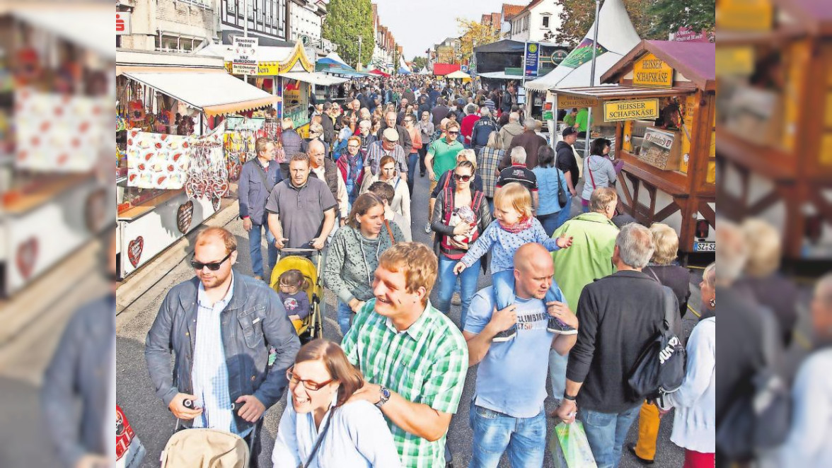 Zum Stadtfest Oktobermarkt verwandelt sich Burgdorfs Innenstadt in eine kunterbunte Partymeile