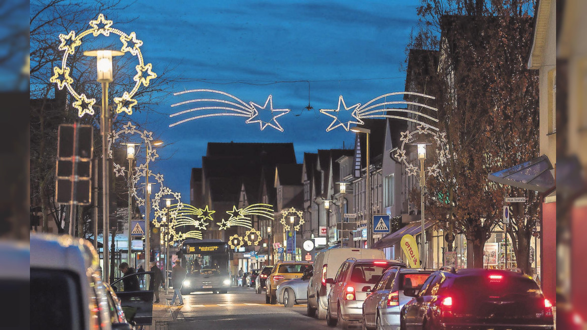 Burgdorfer Innenstadt erstrahlt in festlichem Glanz und bringt Weihnachtsstimmung