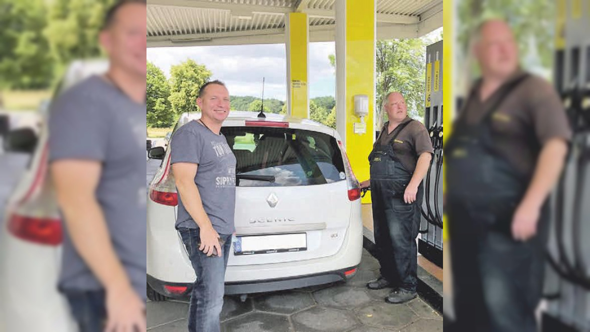 Ölsburger Classic-Tankstelle: Benzinzapfen und Reifenwechsel mit Inselmusik