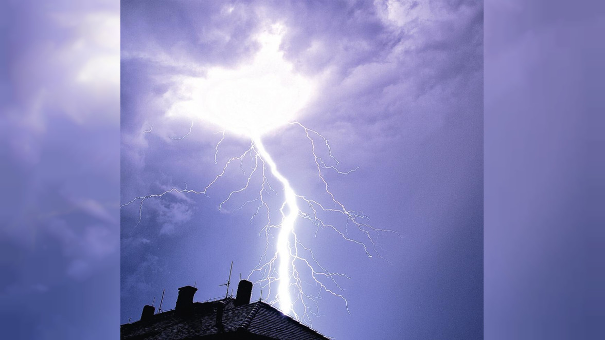 Durch Blitzschutzanlagen werden Häuser bei Gewitter geschützt