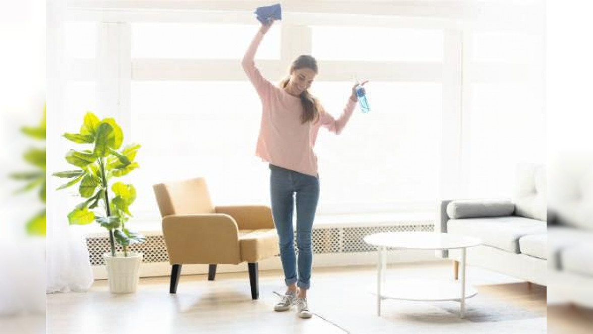 Fit im Alltag: Putzen ist wie eine kurze Sporteinheit