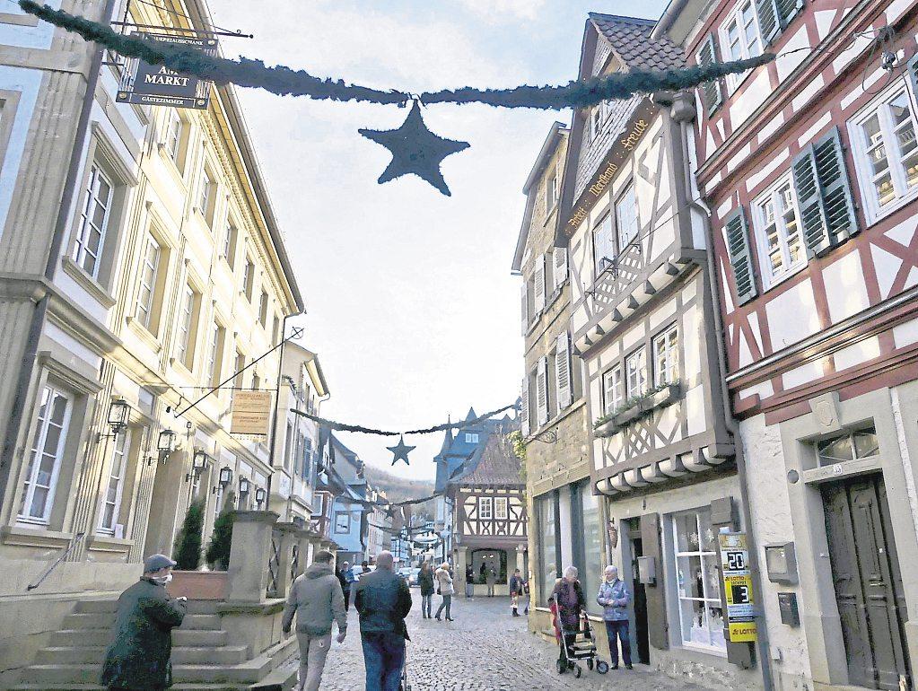 Bummeln mit Mundschutz und Abstand-6