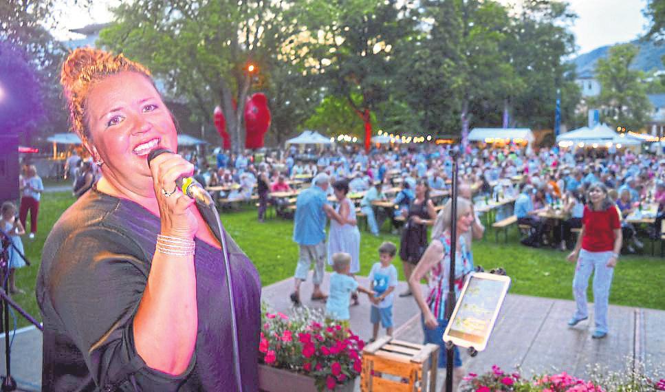 Wein, Musik und Geselligkeit unter dem Rheingrafenstein-3