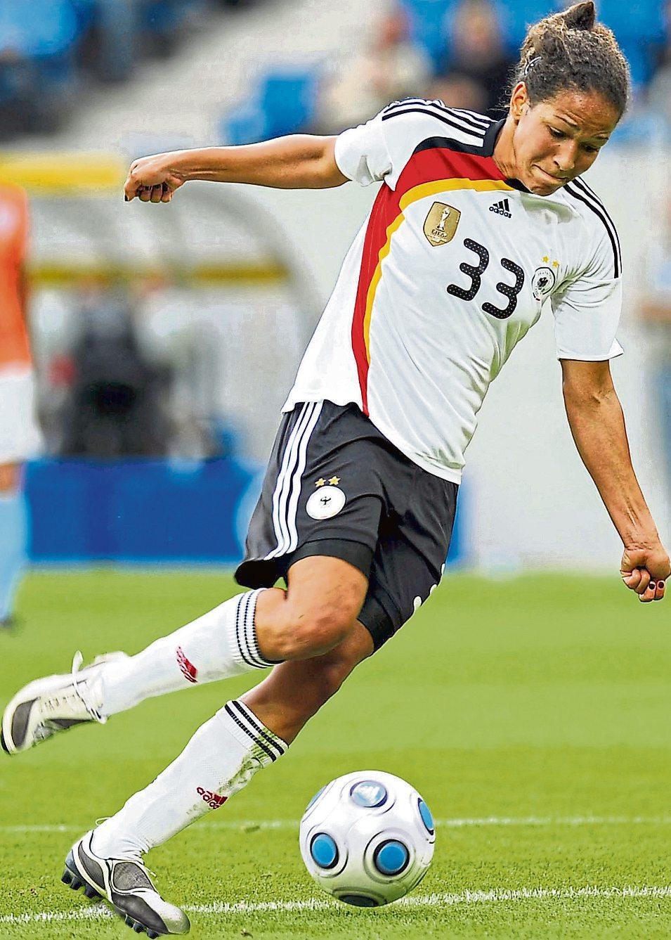 Fritz Walter und seine Mitspieler ließen die Sportfreunde im neuen Bundesland ein Stück näher zusammenrücken-2