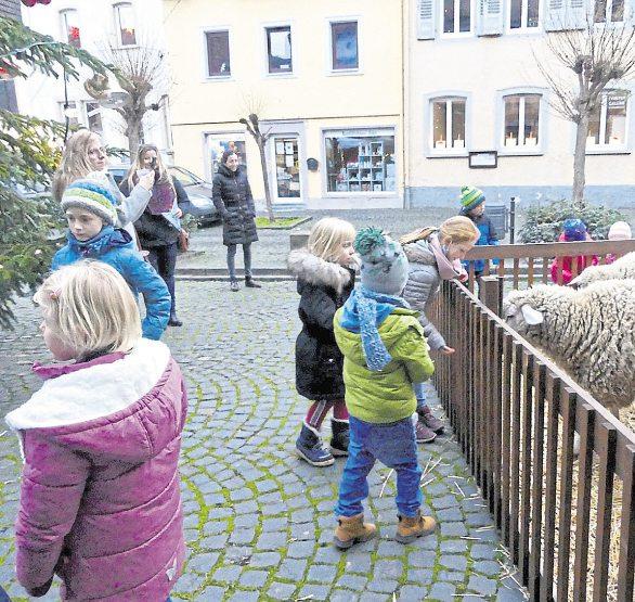 Bummeln mit Mundschutz und Abstand