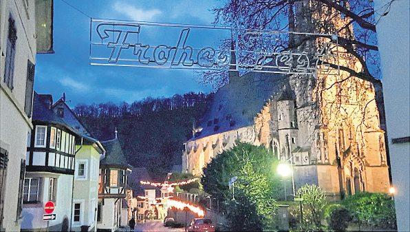Bummeln mit Mundschutz und Abstand-4