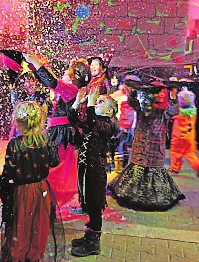 Kerwe in Waldsee mit Livemusik, Filmvorführung und Zaubershow-4