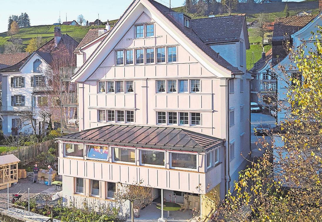 Appenzeller Bürgerhaus am Dorfplatz: Nachhaltig renoviert und wunderschön 