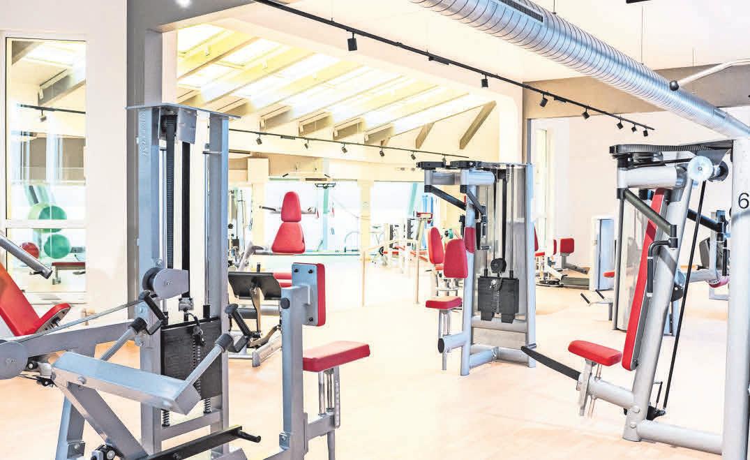 Neben Kursen können die Mitglieder im Asklepios Medical Fitness ihre Fitness an modernen Gym-Geräten trainieren. Foto: Carola Pieper