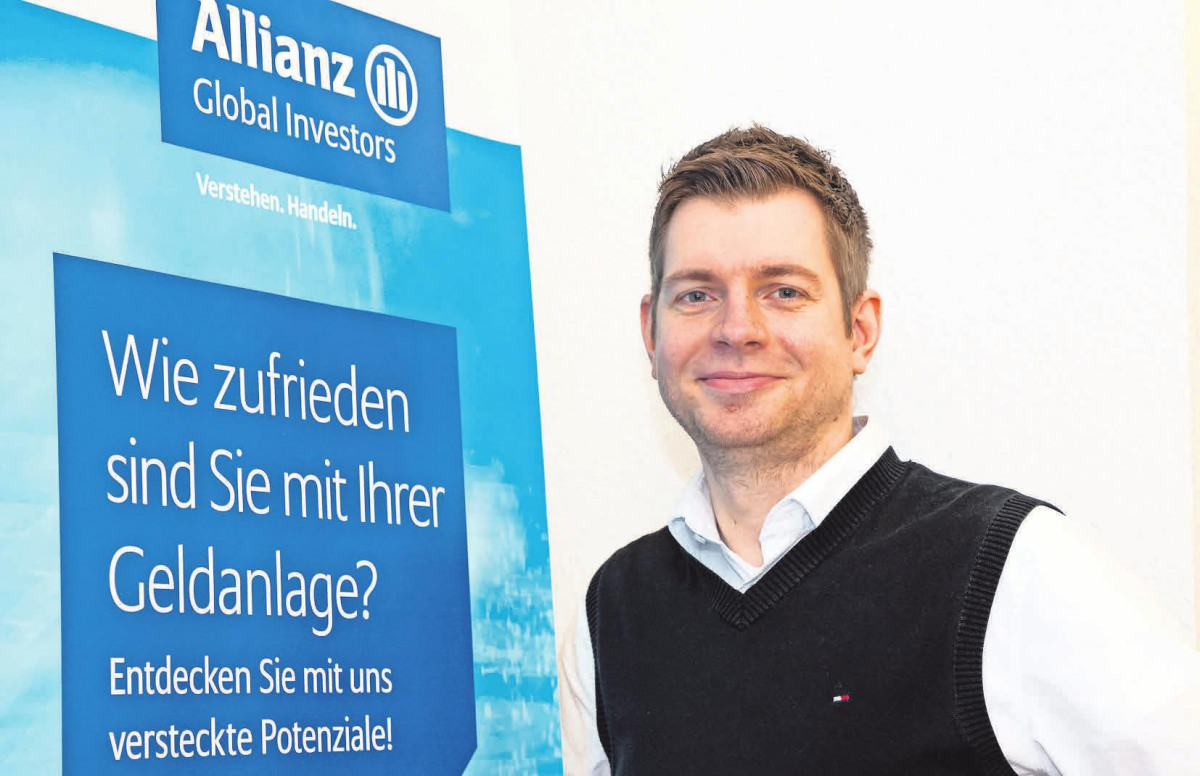 Einfach mehr aus seinem Geld machen: Michael Winkelmann berät seine Kunden unverbindlich in Sachen Geldanlagen. Foto: HÖ