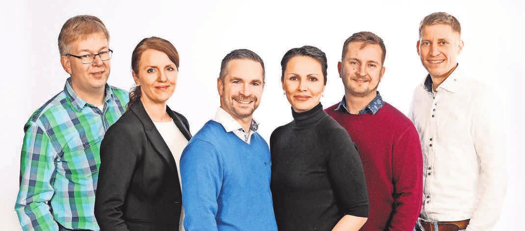 Das Hörsaal-Team wünscht seinen Kunden eine frohe Weihnachtszeit: Sven Köppen, Katja Pimanow-Günduru, Tilman Venzlaff, Mirja Venzlaff, Hanno Wolf und Dennis Otto (v.li.) FOTO-KRAUSE