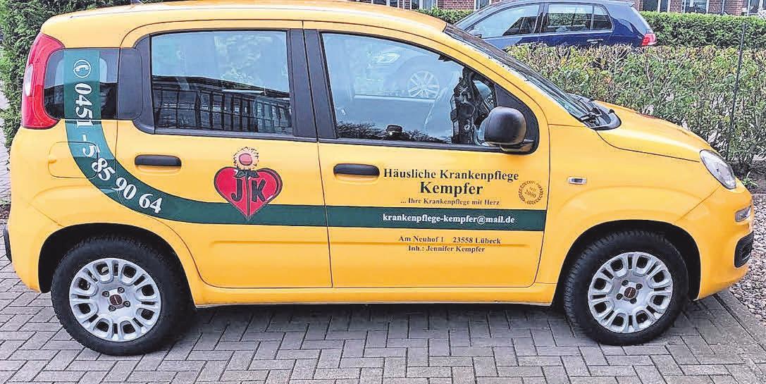 Die gelben Wagen von der „Häuslichen Krankenpflege Kempfer“ haben einen hohen Wiedererkennungswert. Foto: hfr