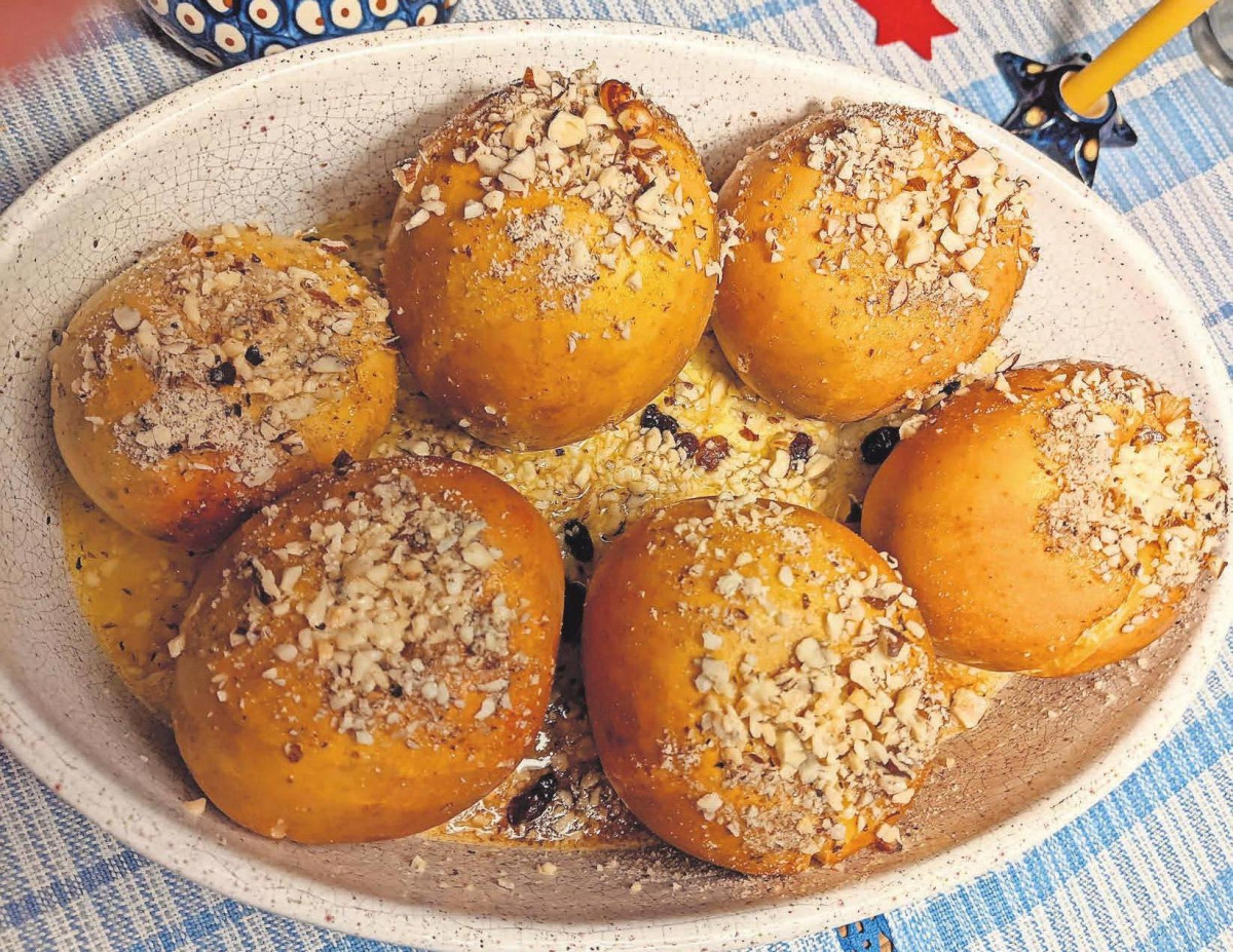Am besten gelingen Bratäpfel im Ofen in einer Auflaufform Foto: Holmok