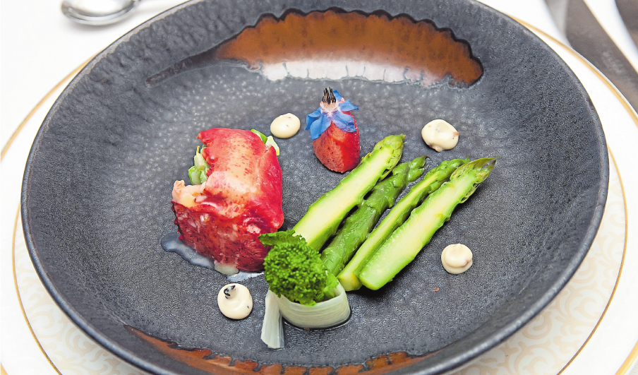 Hôtel quatre étoiles et restaurant gastronomique-3