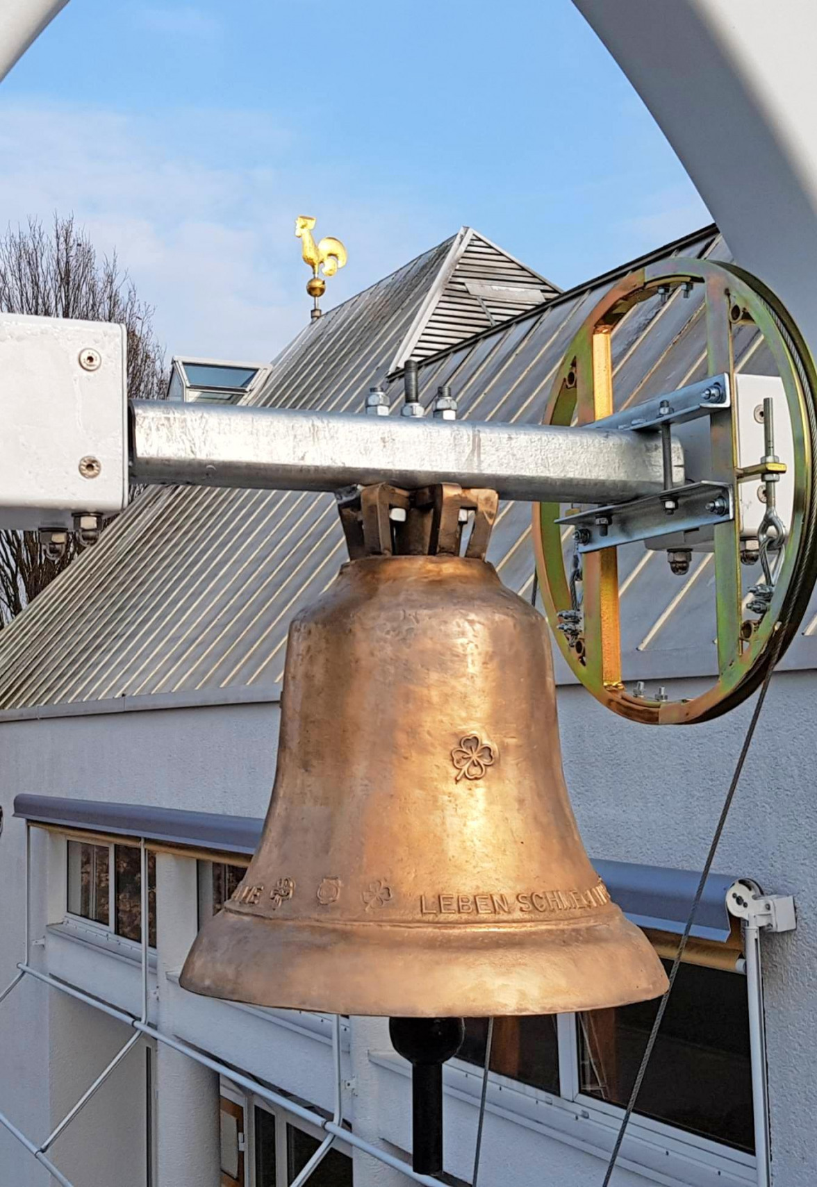 Buga-Glocke läutet jetzt auf dem Neuberg-2
